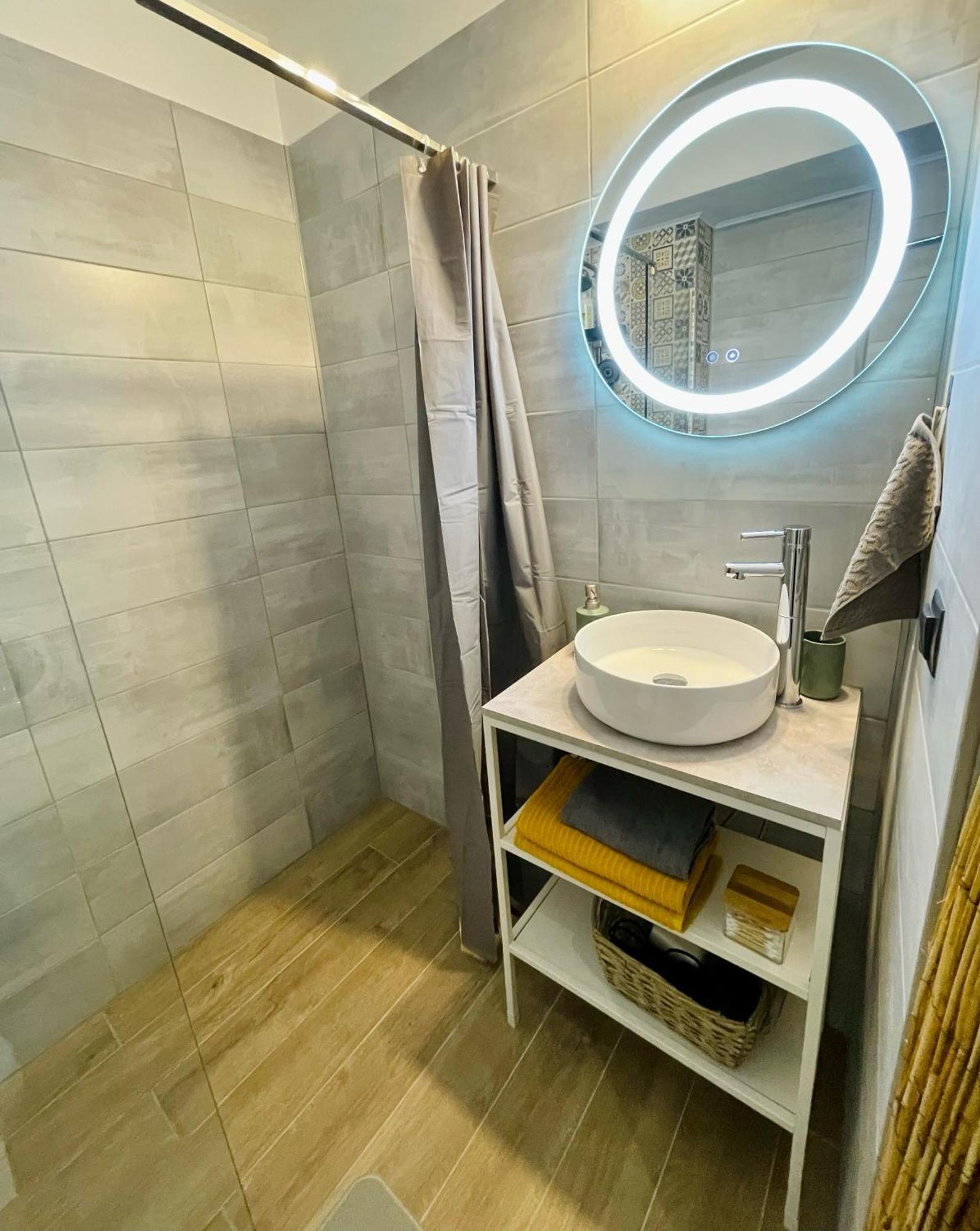 2 Vis-A-Vis Studio - Gara De Nord Bukurešť Exteriér fotografie